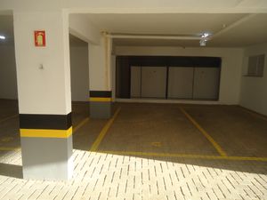 Image 9 - 882064