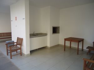 Image 12 - 882064