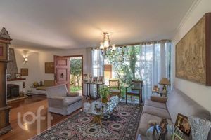 Image 1 - 882068