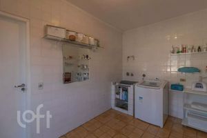 Image 96 - 882068