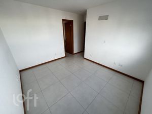 Image 8 - 882100