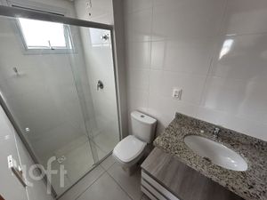 Image 11 - 882100