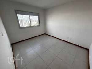 Image 9 - 882100