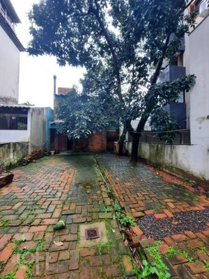 Image 11 - 882101