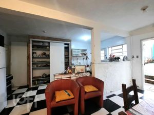 Image 8 - 882101