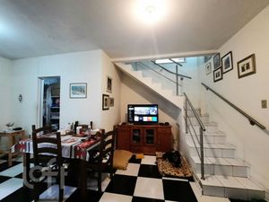 Image 5 - 882101