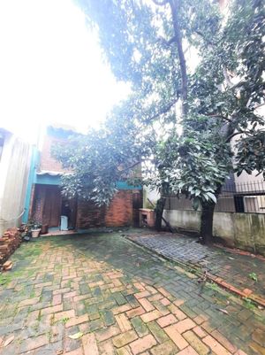Image 13 - 882101