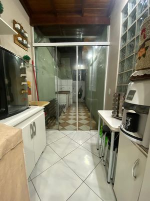 Image 9 - 882108