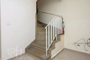 Image 5 - 882119