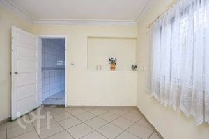 Image 7 - 882119