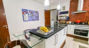 Image 3 - 882121