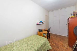 Image 17 - 882125