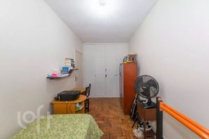 Image 16 - 882125