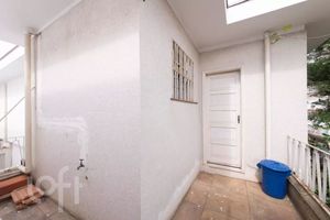 Image 36 - 882125