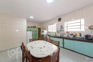 Image 9 - 882125