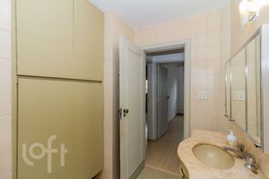 Image 14 - 882127
