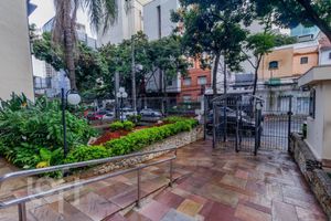 Image 34 - 882127