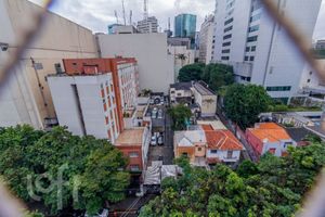 Image 3 - 882127