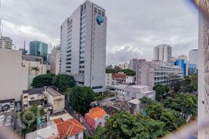 Image 4 - 882127