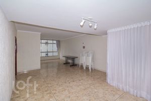 Image 30 - 882127