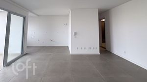Image 11 - 882130
