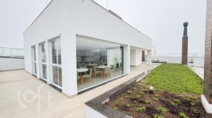 Image 25 - 882131