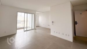 Image 4 - 882131
