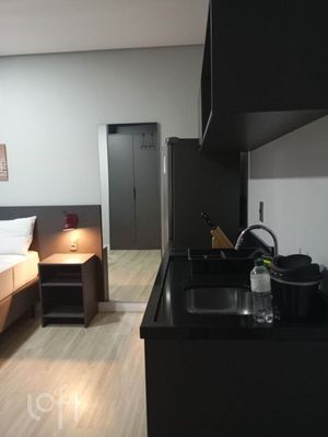 Image 7 - 882133