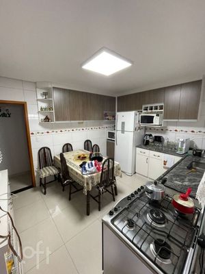 Image 1 - 882138