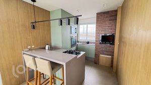 Image 10 - 882140
