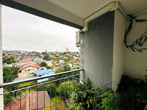 Image 10 - 882141