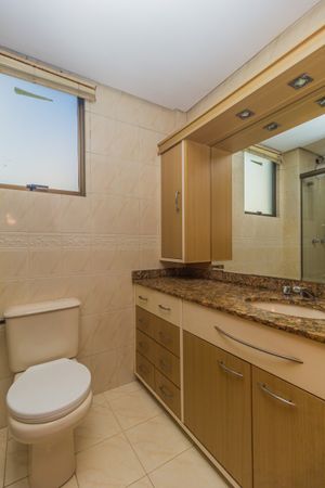 Image 11 - 882144