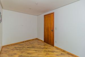 Image 19 - 882144