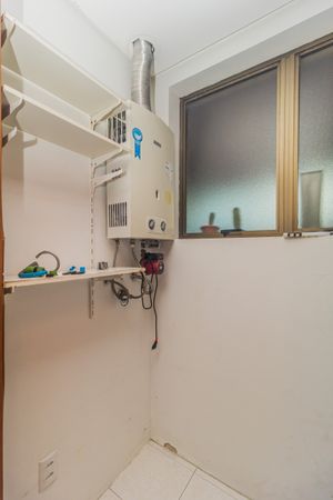 Image 38 - 882144