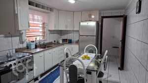 Image 19 - 882146