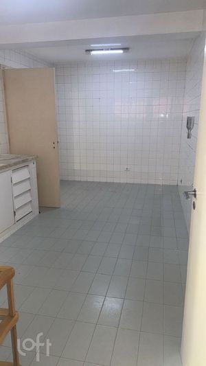 Image 6 - 882153