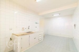 Image 3 - 882153