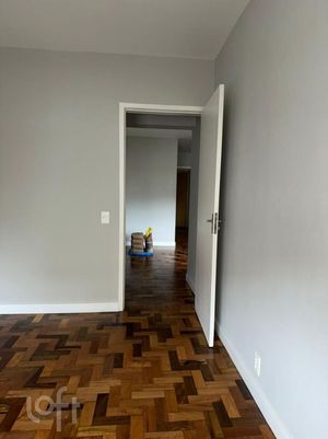 Image 10 - 882154