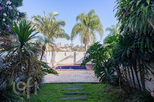 Image 16 - 882159