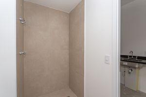Image 11 - 882161