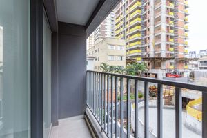 Image 5 - 882161