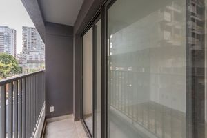 Image 3 - 882161
