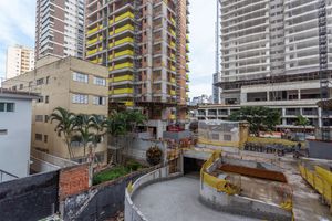 Image 6 - 882161