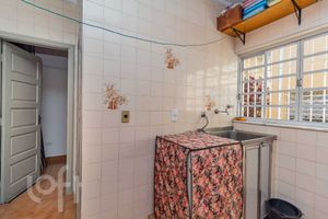 Image 9 - 882168