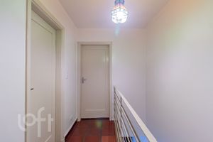 Image 36 - 882168
