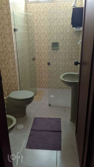 Image 6 - 882179