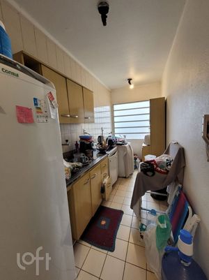 Image 1 - 882180