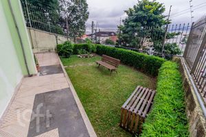 Image 30 - 882182