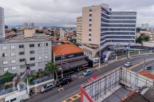 Image 6 - 882182