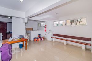 Image 26 - 882182